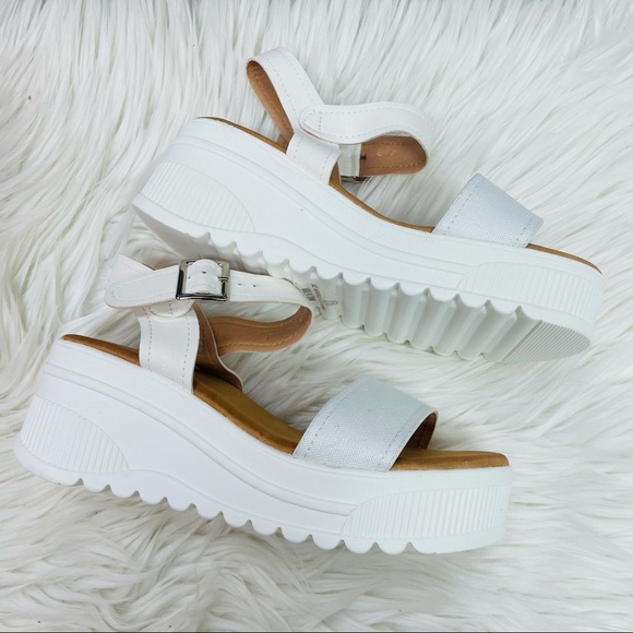 White platform sandal - Picture 5 of 7